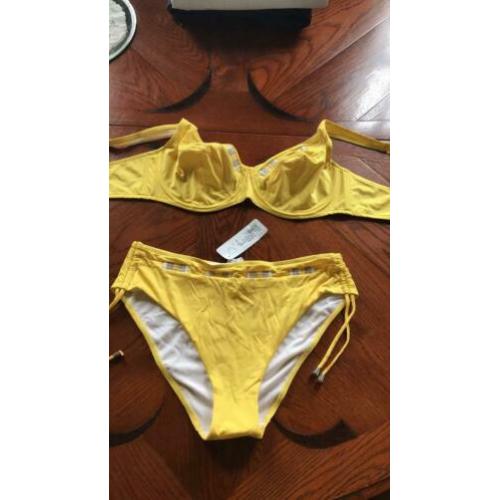 Lise Charmel nieuwe bikini top 85E slip 42, prachtig geel