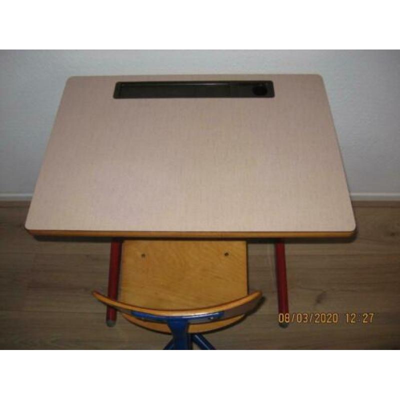 SCHOOLBANKJE, RETRO, VINTAGE, Schoolbankje met stoel.