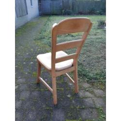 4 Houten stoelen