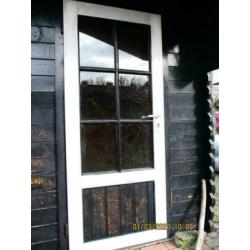 Deur tuinhuis, incl cilinderslot met 2 sleutels voor 15,-
