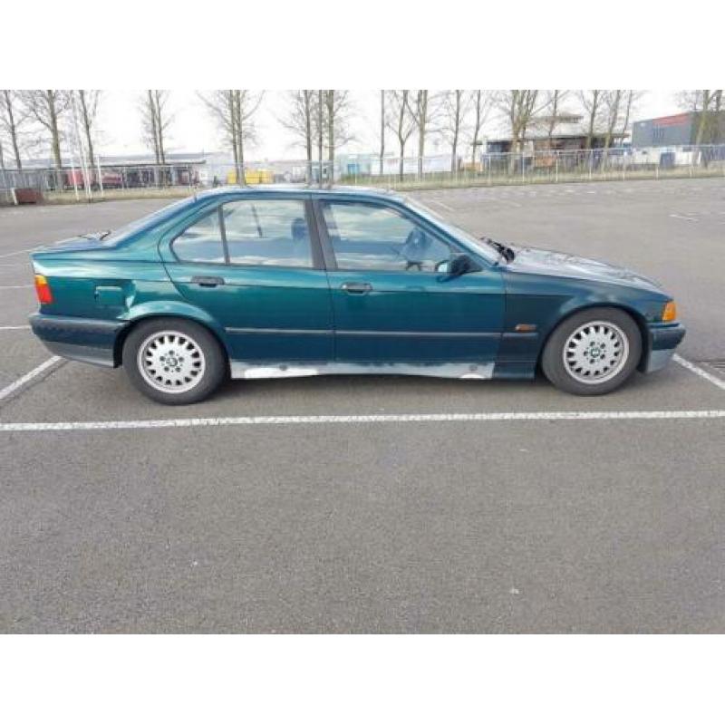 BMW E36 318i