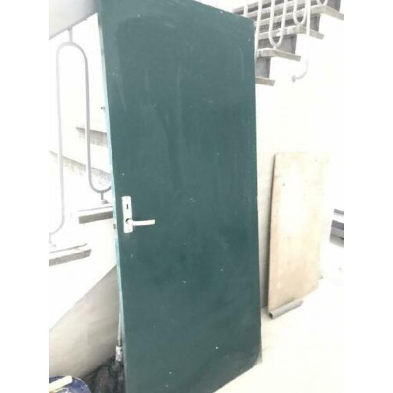 +/- 20 stuks deuren