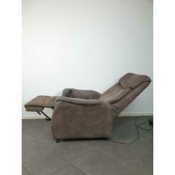 Mooie sta op stoel relax fauteuil staopstoel