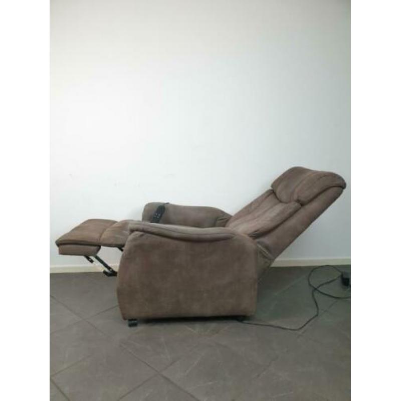 Mooie sta op stoel relax fauteuil staopstoel