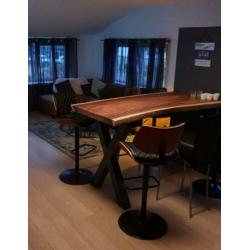 Bartafel BOOMSTAMTAFEL met stalen U of X poot / barkrukken..