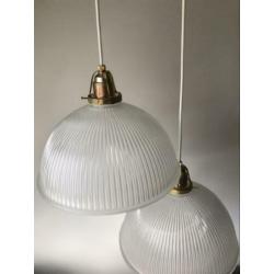2 Vintage holophane mat glazen hanglampen lampenkap streep