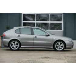 Seat LEON 1.8 20VT TOPSPORT SCHUIFDAK CRUISE CLIMA N.A.P.