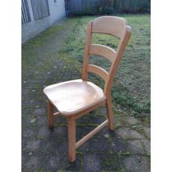 4 Houten stoelen