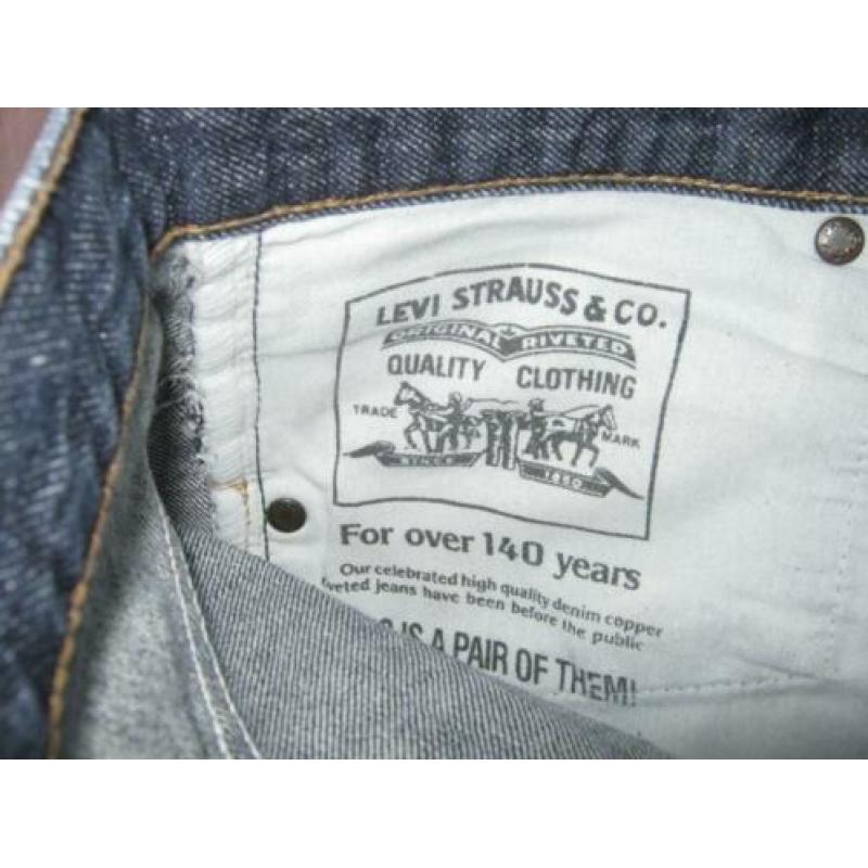 Levis jeans maat 30 - 32 . Type 507 .