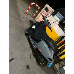 CUSTOM Vespa S 4 takt snor