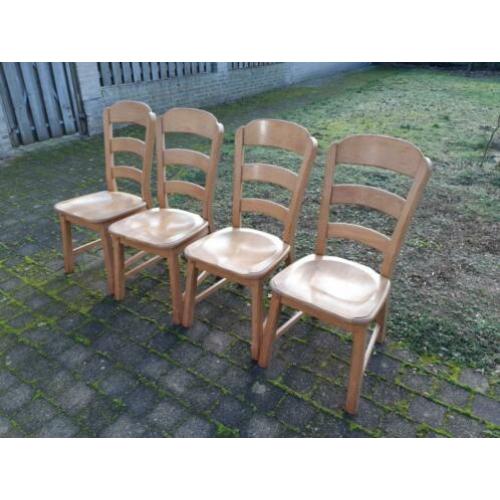 4 Houten stoelen