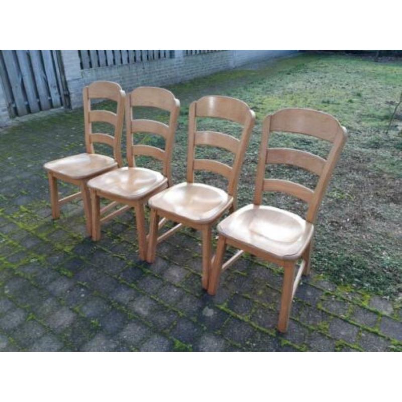 4 Houten stoelen