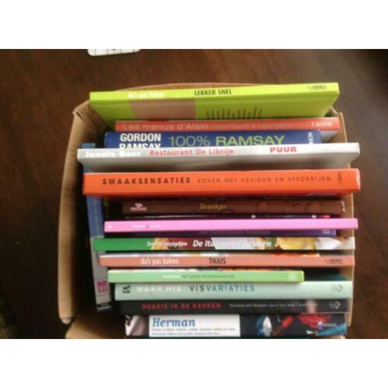 Doos vol kookboeken