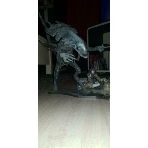 Neca/mcfarlane alien queen