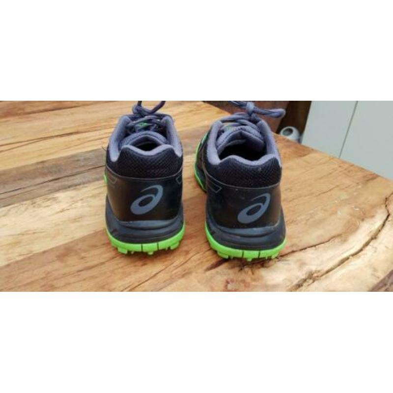 Hockey schoenen (veld) maat 35.5 asics zeer goede staat