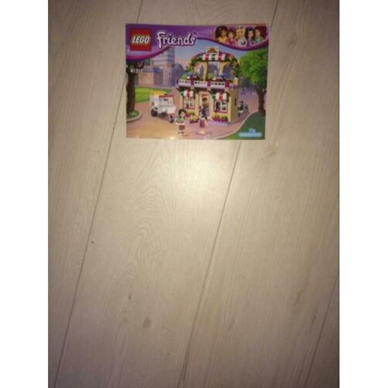Lego friends pizzeria 41311