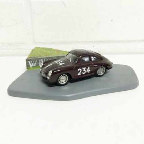 Brumm R120 bis Porsche 356 1952 op Mille Miglia diorama