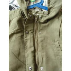 NIEUW: Legergroene zomerjas (parka) maat 152