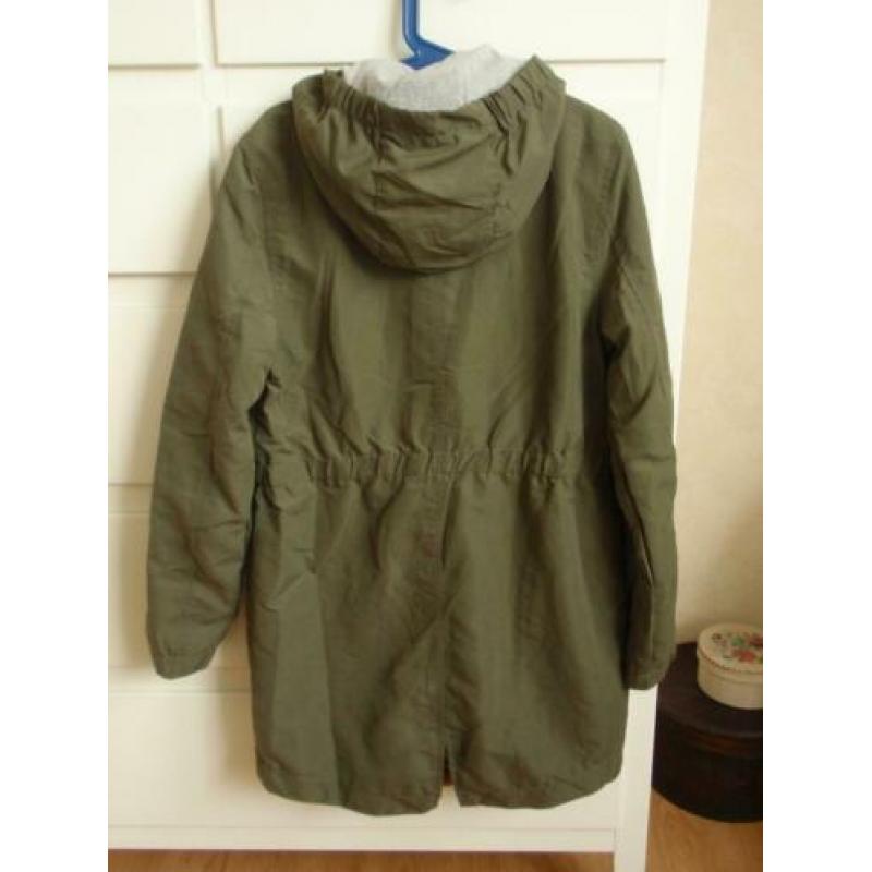 NIEUW: Legergroene zomerjas (parka) maat 152