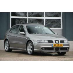 Seat LEON 1.8 20VT TOPSPORT SCHUIFDAK CRUISE CLIMA N.A.P.