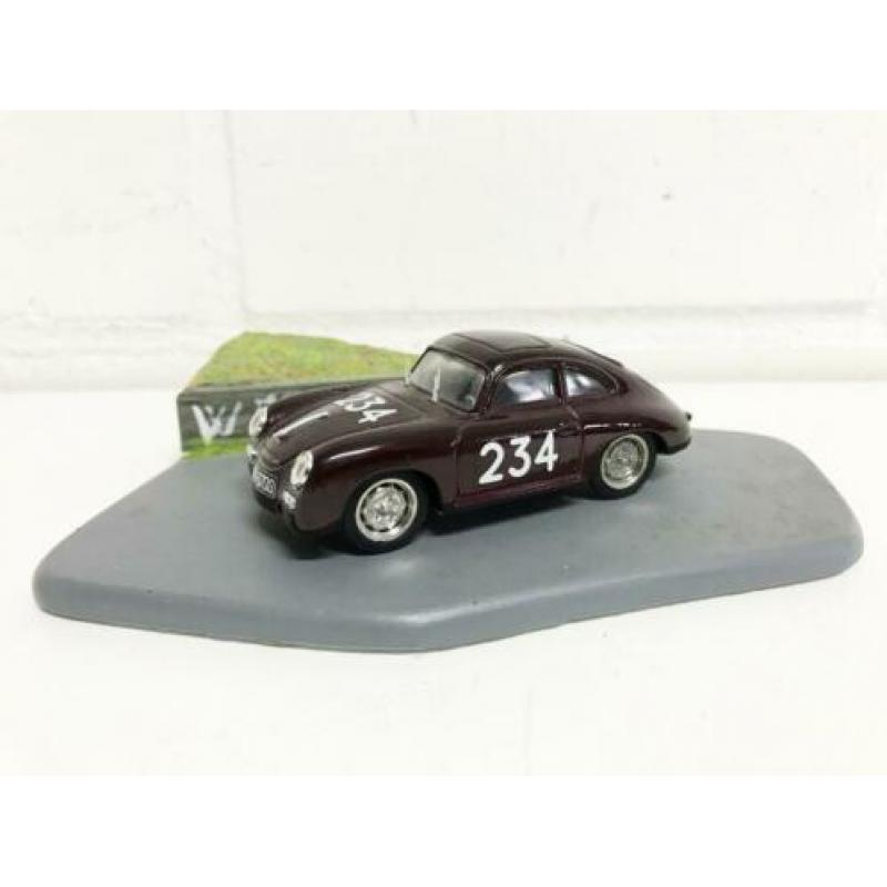 Brumm R120 bis Porsche 356 1952 op Mille Miglia diorama