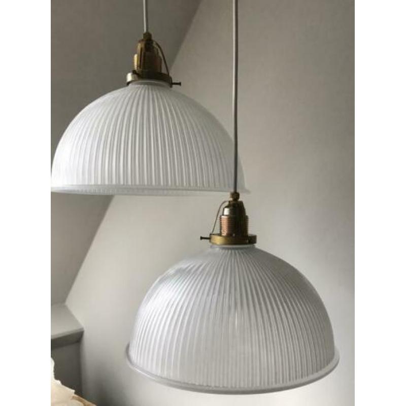 2 Vintage holophane mat glazen hanglampen lampenkap streep