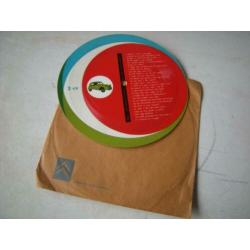 oude vintage vinyl singles van citroen 2cv eend grammofoonpl