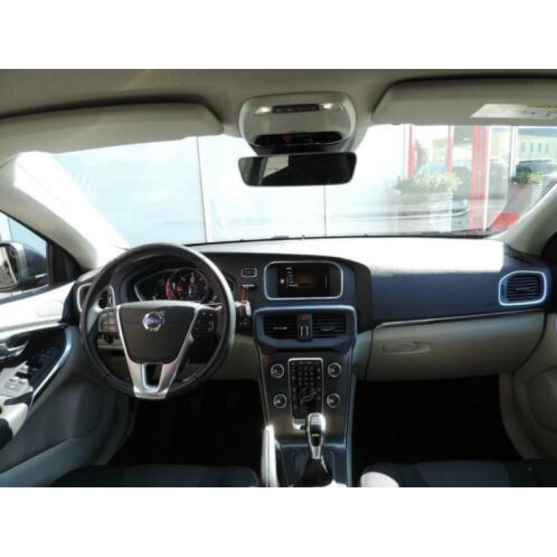 Volvo V40 2.0 D2 Summum Business (full options) (bj 2015)