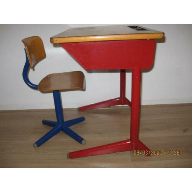 SCHOOLBANKJE, RETRO, VINTAGE, Schoolbankje met stoel.
