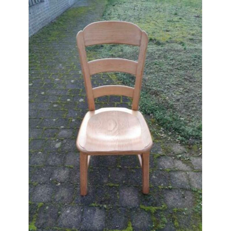 4 Houten stoelen