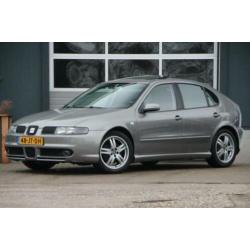 Seat LEON 1.8 20VT TOPSPORT SCHUIFDAK CRUISE CLIMA N.A.P.