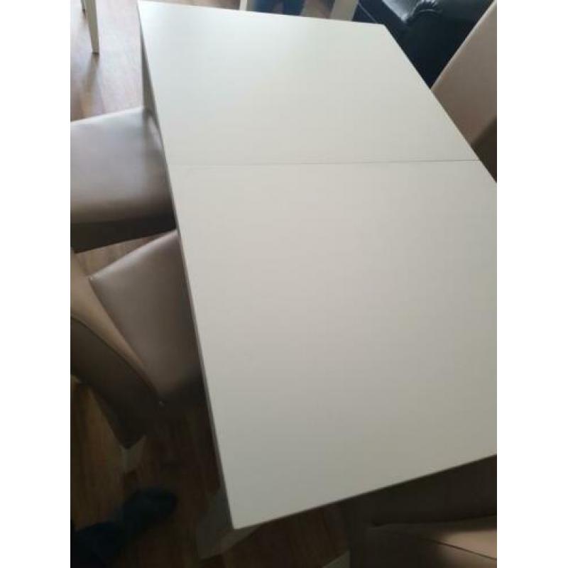 Mooie uitschuifbare eettafel