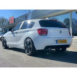 BMW 1-serie 118d High Executive 143 PK AUT Navi Xenon Stoelv