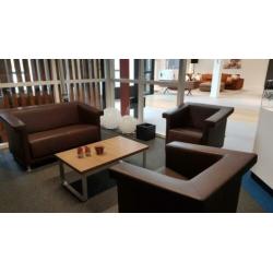 Bankje en 2 fauteuils bruin
