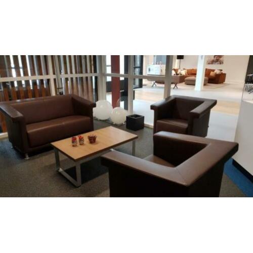 Bankje en 2 fauteuils bruin