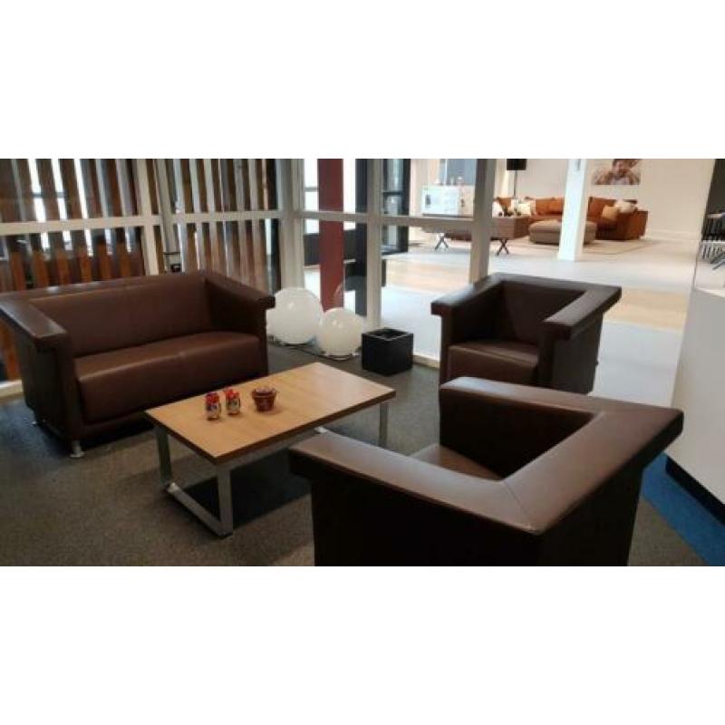 Bankje en 2 fauteuils bruin