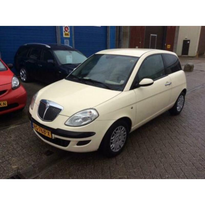 Lancia YPSILON 1.2-16V Oro - 2005 - airco - APK juni 2020