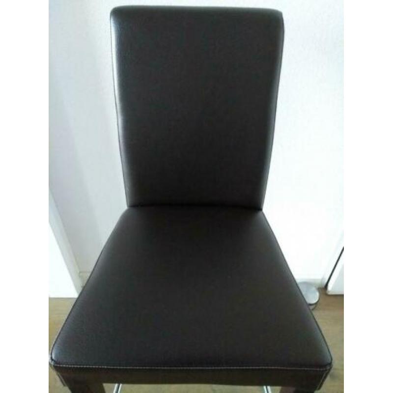 2 mooie barstoelen barkrukken donker bruin
