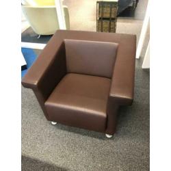 Bankje en 2 fauteuils bruin