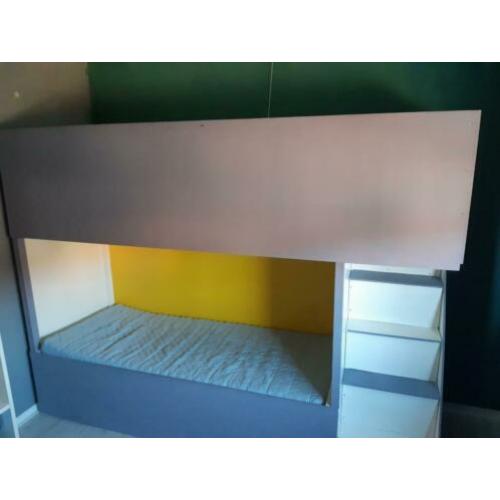Kinder stapelbed met matrassen