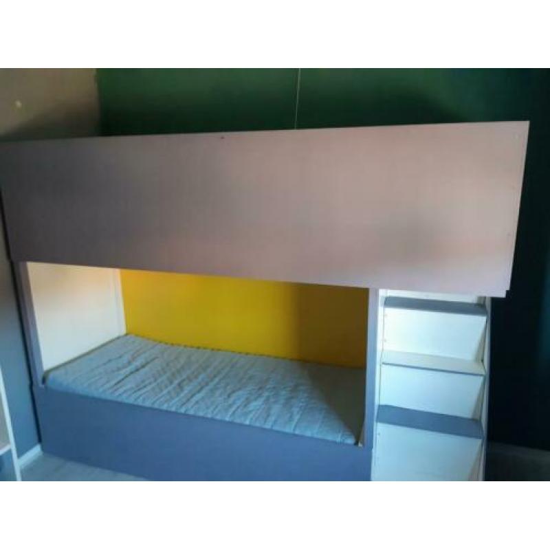 Kinder stapelbed met matrassen