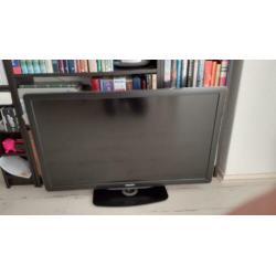 42" tv Philips + vogels muurbeugel + PTA01
