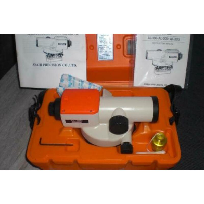 Pentax AL 180. Waterpastoestel.Nieuw.met defect.!!