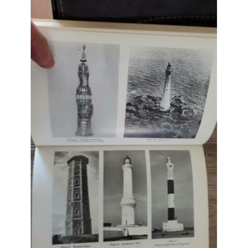 Lighthouses. Their architecture, History and.. (Vuurtorens)