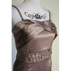 Beige feestjurk cocktailjurk pushup BH steentjes M / L nieuw