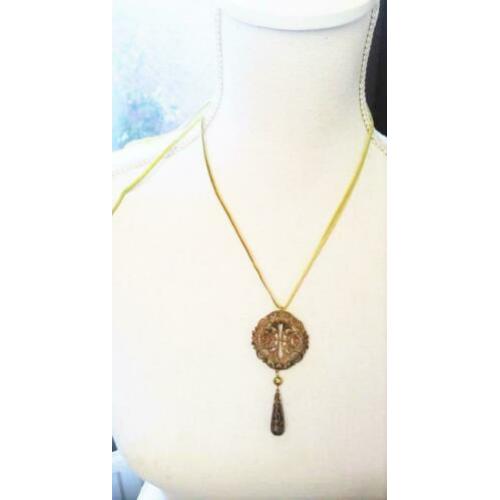 Antiek brons filigraan ketting & oorbellen, groene fluweel