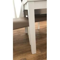 Mooie uitschuifbare eettafel