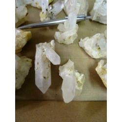 25 Bergkristal clusters