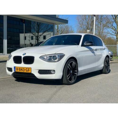 BMW 1-serie 118d High Executive 143 PK AUT Navi Xenon Stoelv