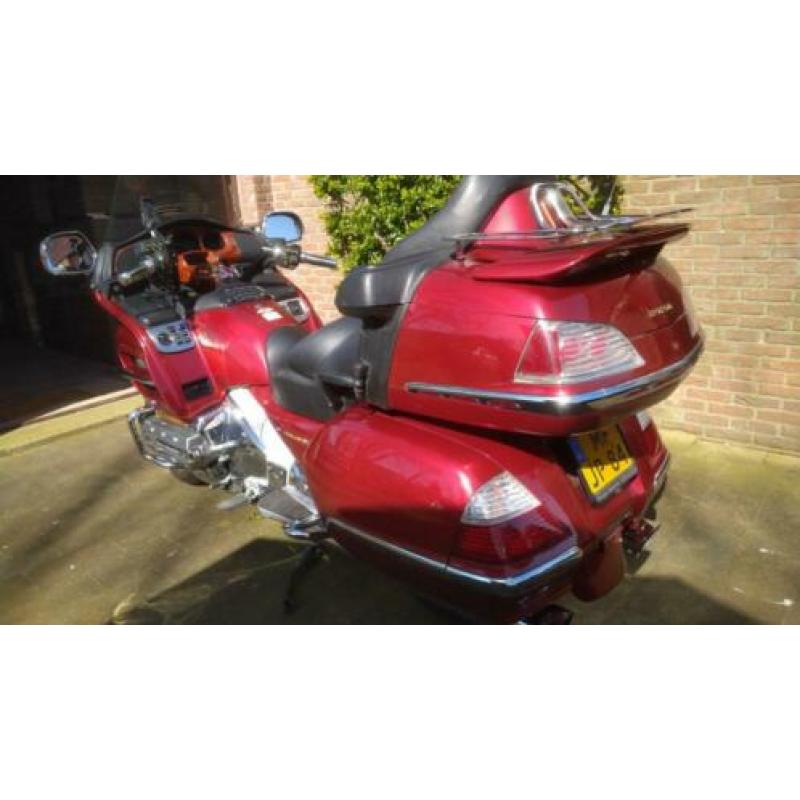 Schitterende Honda Goldwing GL1800 De Luxe slechts 74.000km!